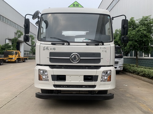 12.65方 東風(fēng)多利卡油罐車