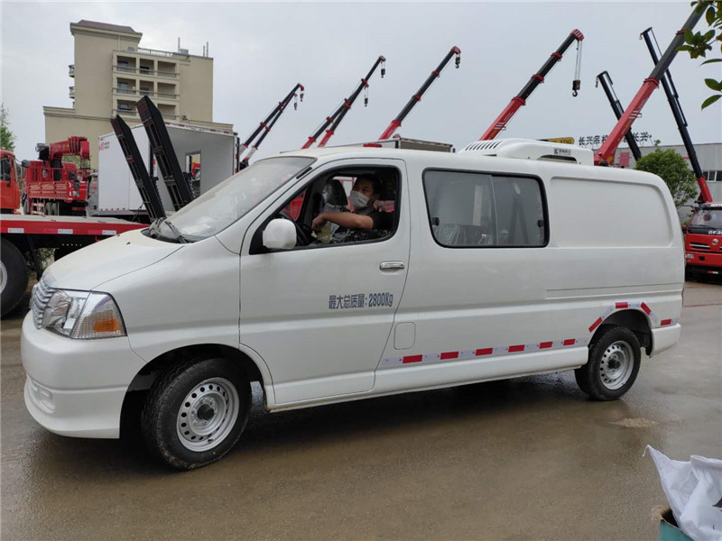 金杯雙排新快運(yùn)面包冷藏車