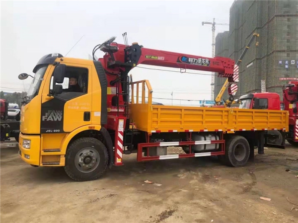 解放 單橋貨箱6.05米