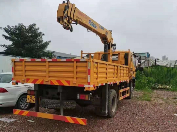 福田 單橋隨車吊廠家