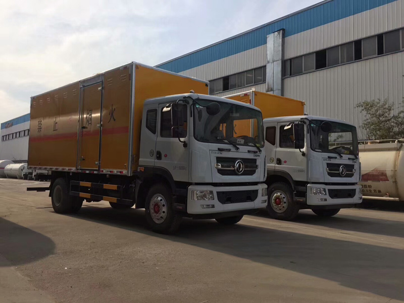 東風(fēng)6米3 9.9噸爆破器材車