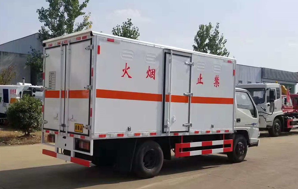 江鈴4.2米(藍牌)氣瓶廂運輸車