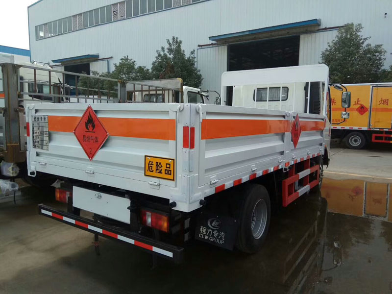 重汽豪沃4.1米(藍牌)氣瓶車