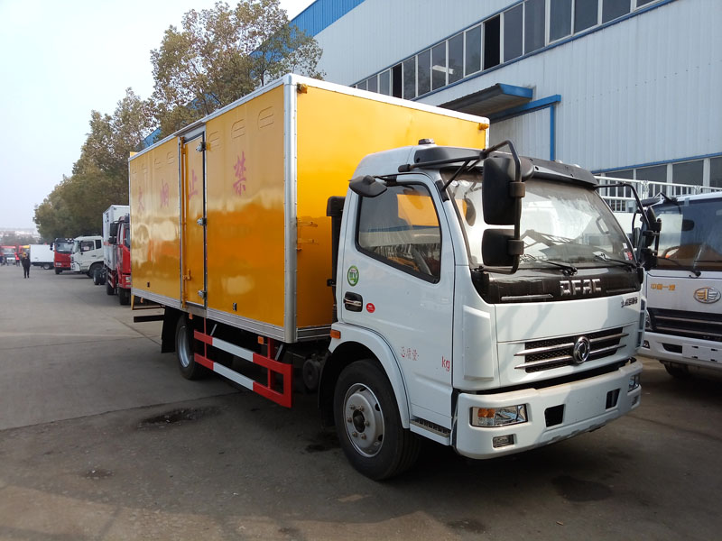 多利卡5.1米(6.7噸)毒性感染性廂式車